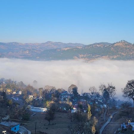 Mahi Restaurant & Guest House Almora Exterior photo