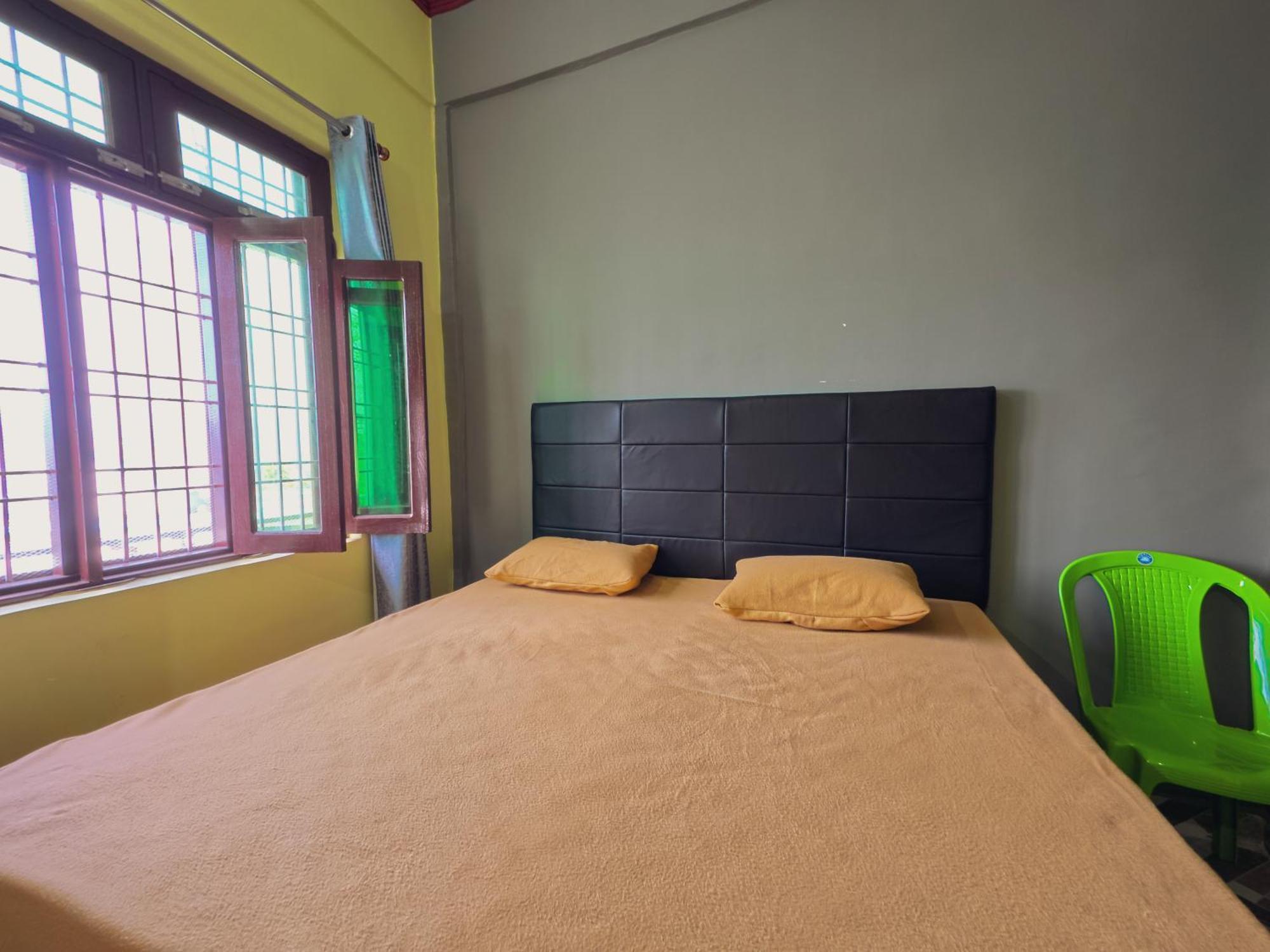 Mahi Restaurant & Guest House Almora Exterior photo