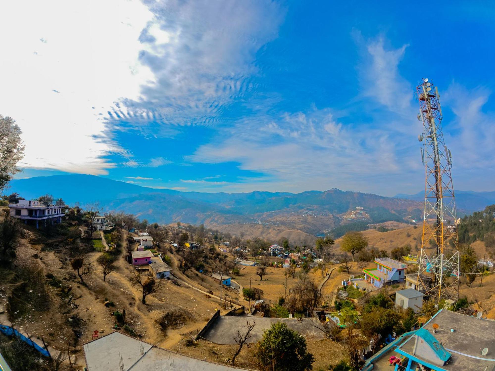 Mahi Restaurant & Guest House Almora Exterior photo