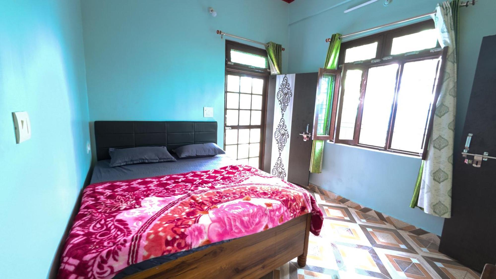 Mahi Restaurant & Guest House Almora Exterior photo