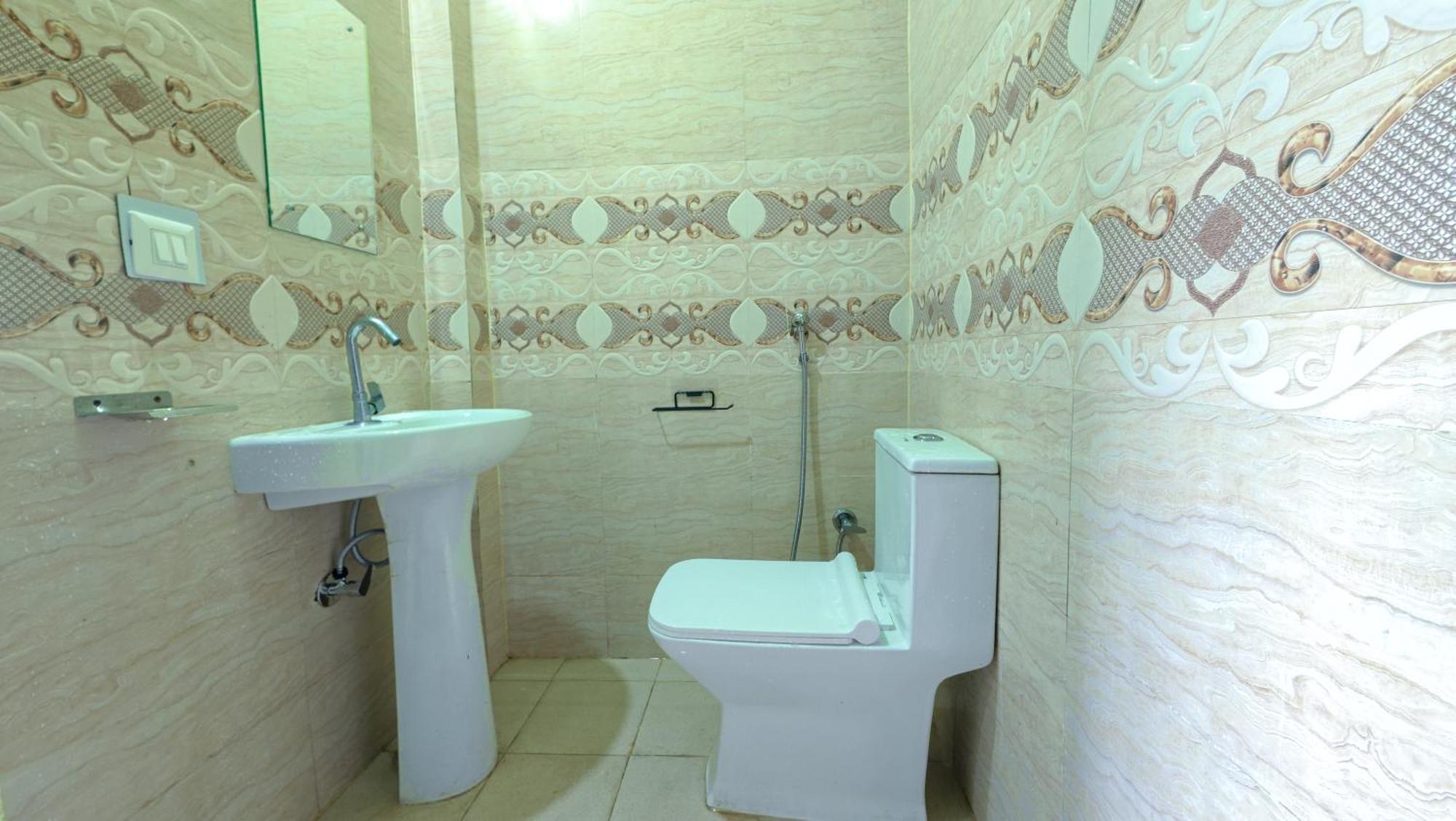 Mahi Restaurant & Guest House Almora Exterior photo