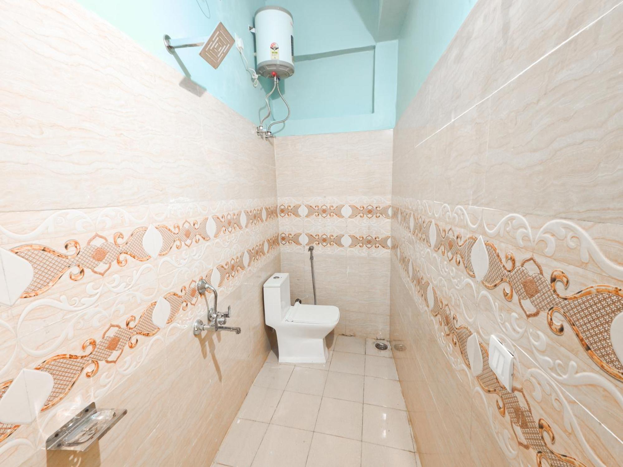 Mahi Restaurant & Guest House Almora Exterior photo